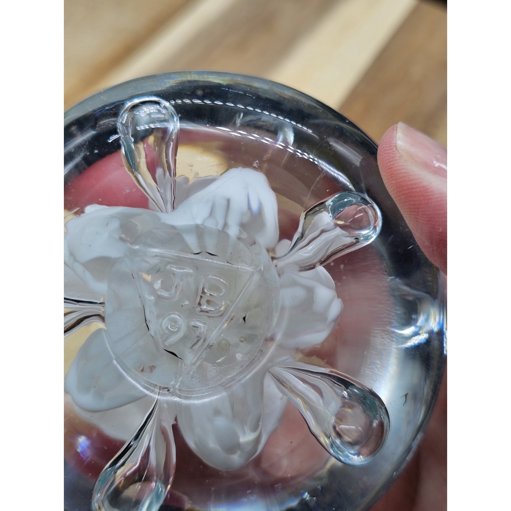 Vtg Jennings Bonnell J.B. Glass Paperweight With White Trumpet Flower Design - Picture 5 of 8